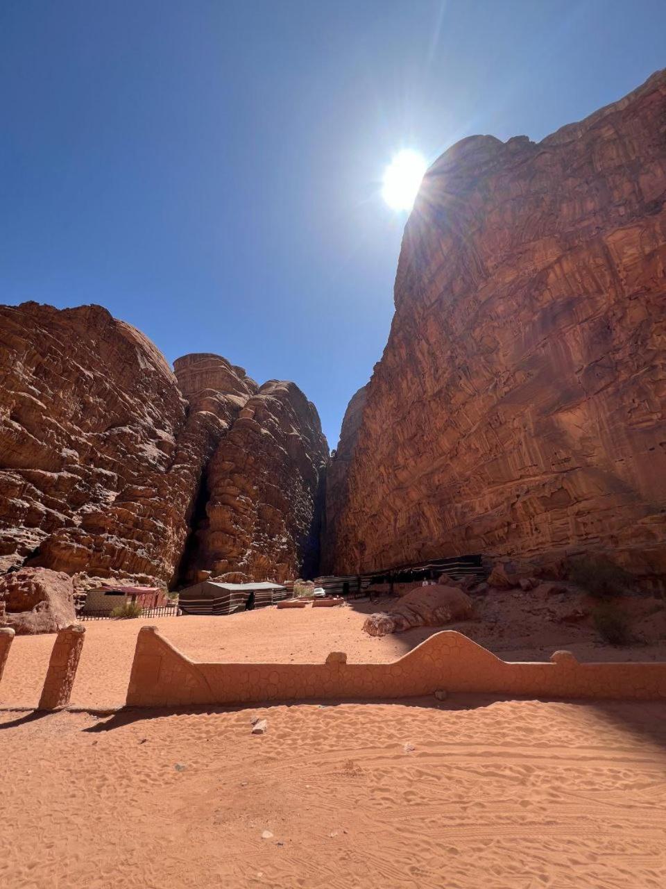 Sultan Al_ wadi rum Hotel Bagian luar foto