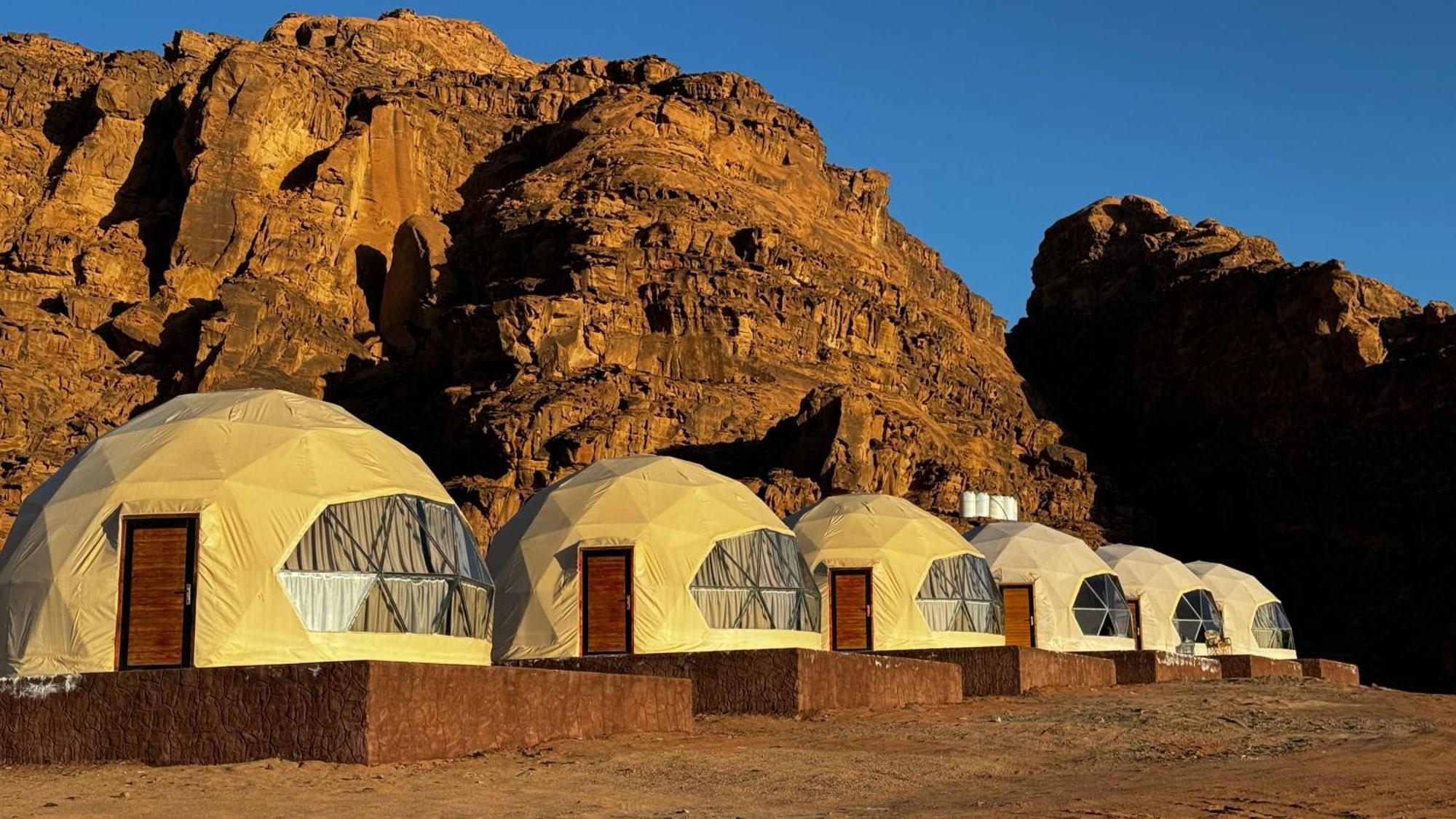 Sultan Al_ wadi rum Hotel Bagian luar foto