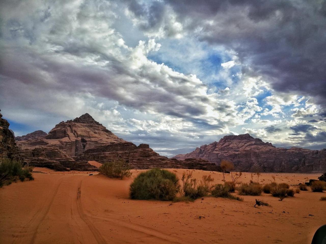 Sultan Al_ wadi rum Hotel Bagian luar foto